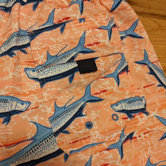 Men's Vineyard Vines swim trunks - Picture 2 of 9